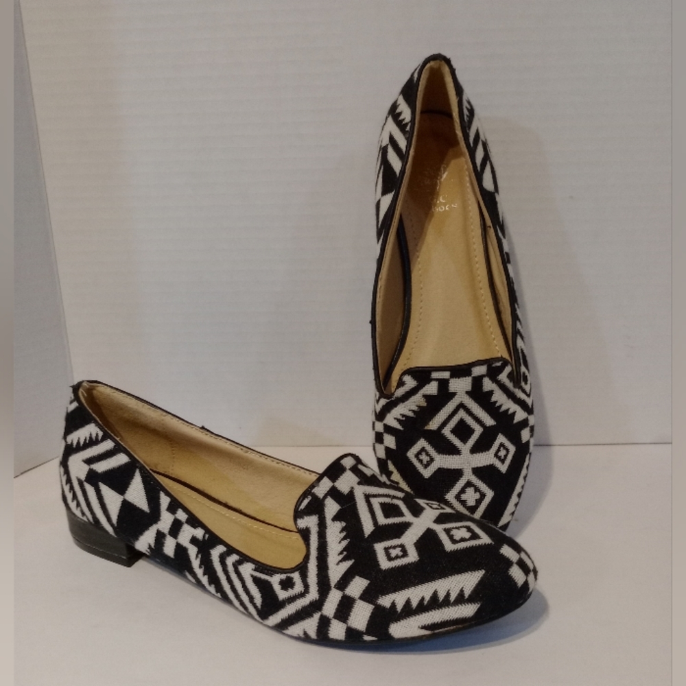 G.C. Tribal Flats Size‎ 7 - Picture 11 of 11